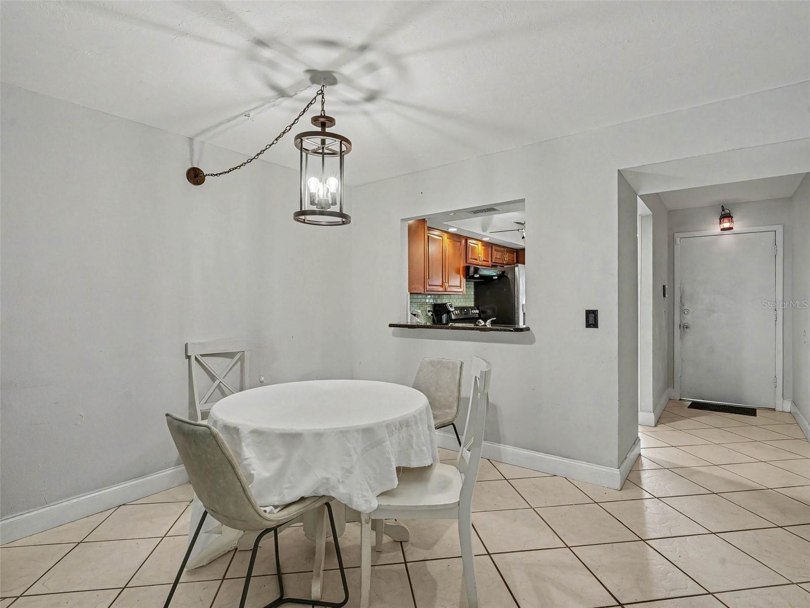 2653 Woodgate Unit E-3, Sarasota, FL 34231