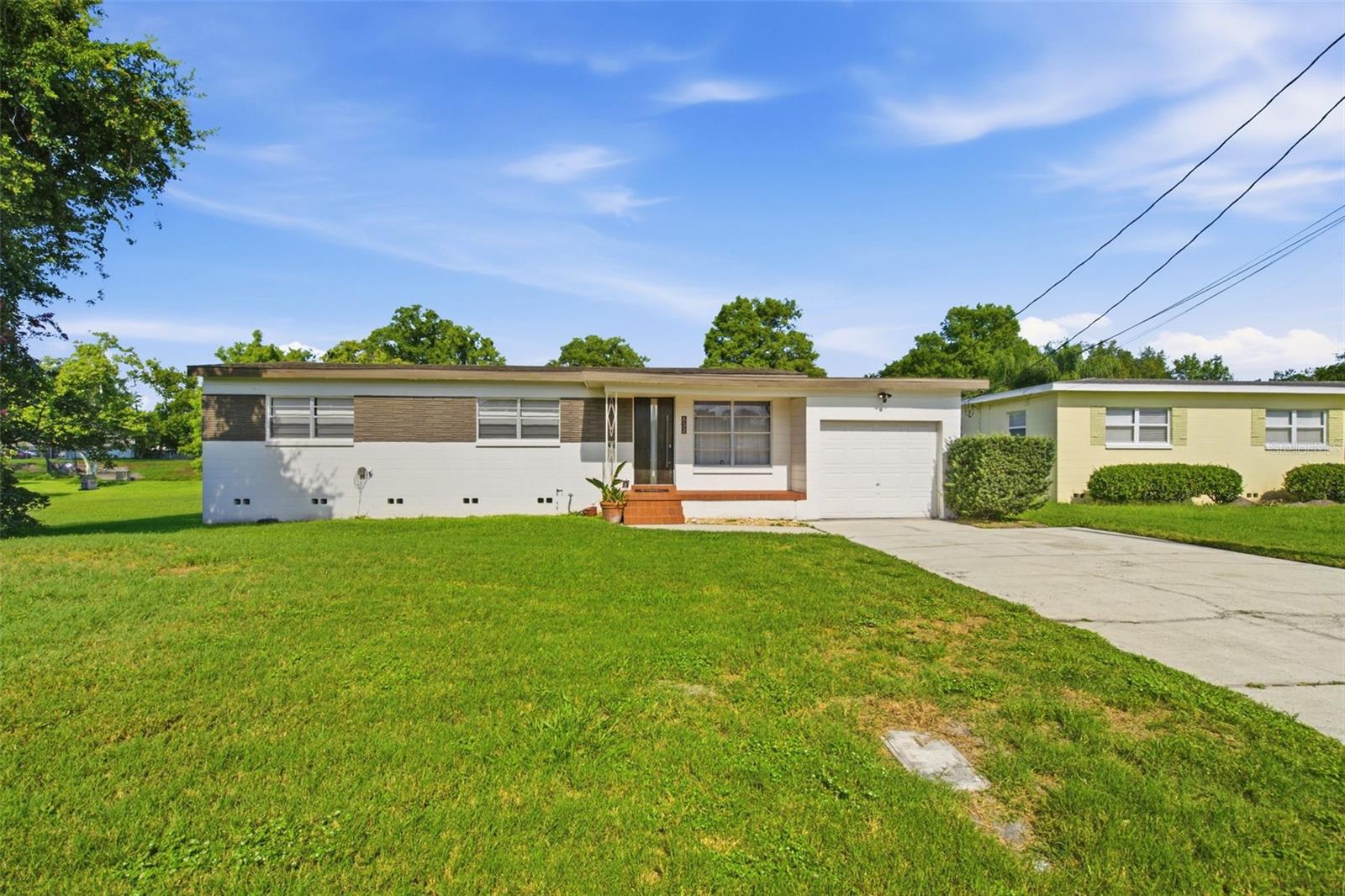 832 Thalia, Orlando, FL 32807