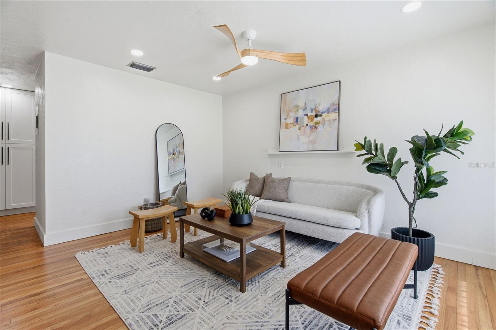 832 Thalia, Orlando, FL 32807
