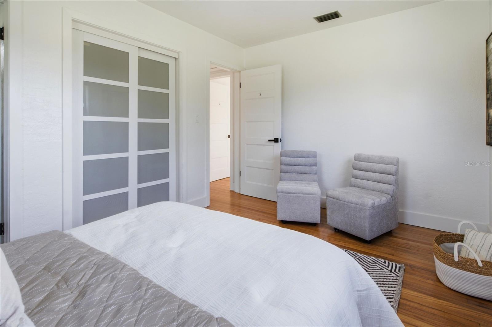 832 Thalia, Orlando, FL 32807