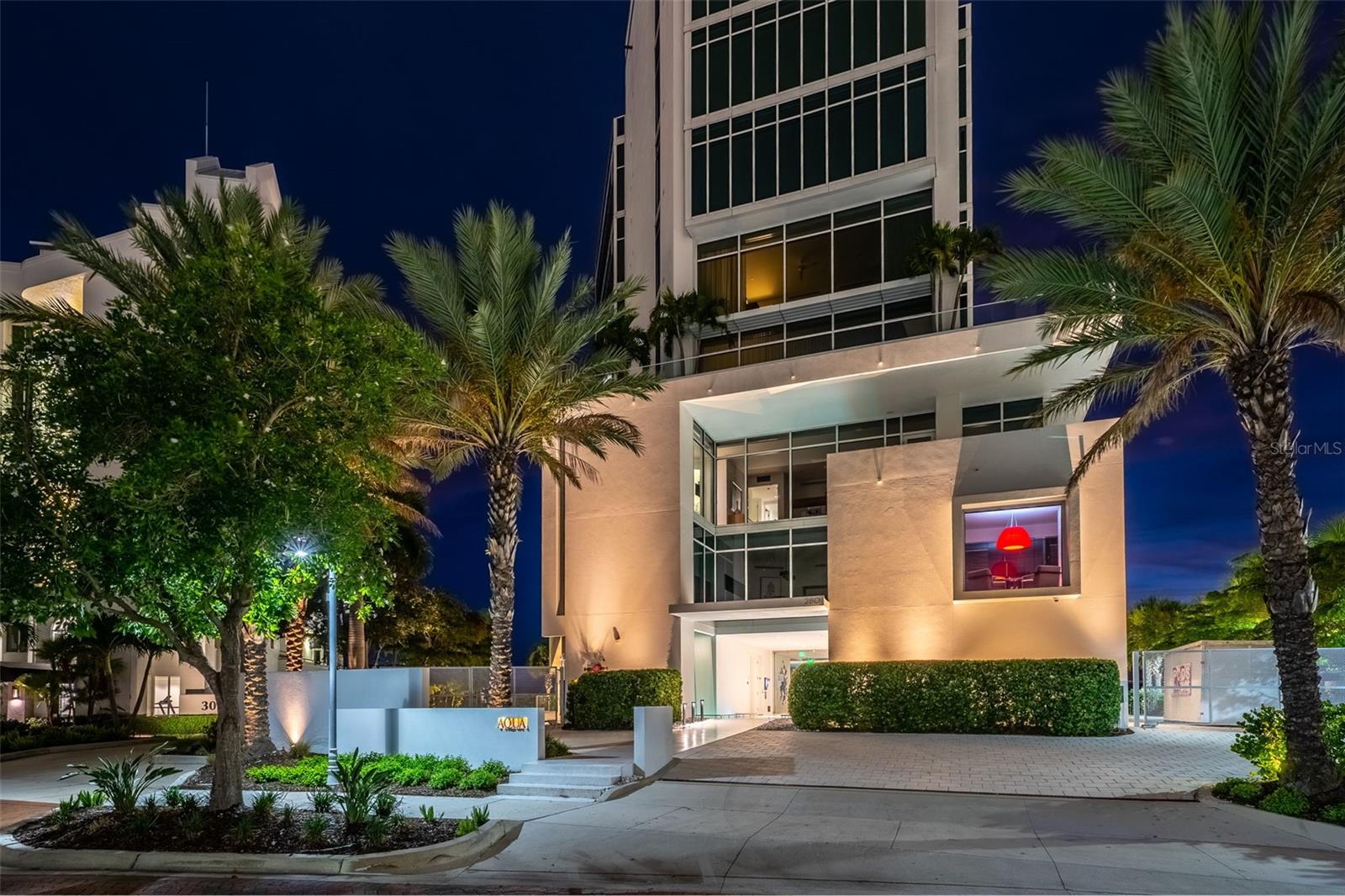 280 Golden Gate Unit 300, Sarasota, FL 34236