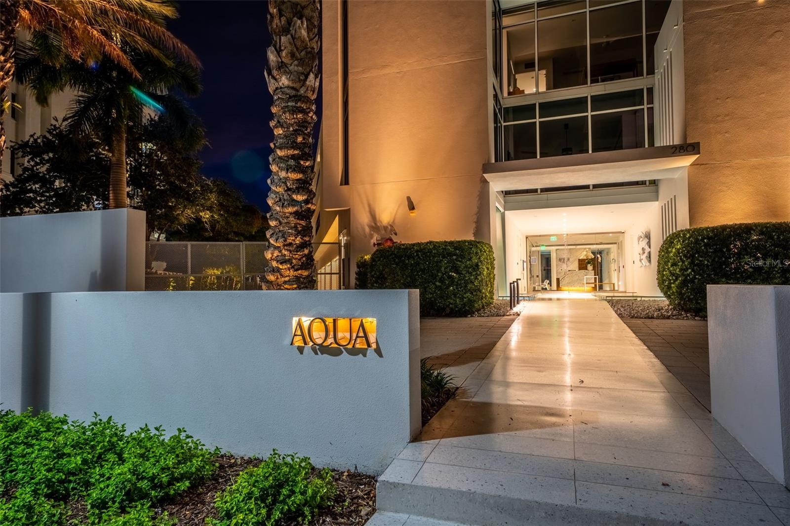 280 Golden Gate Unit 300, Sarasota, FL 34236