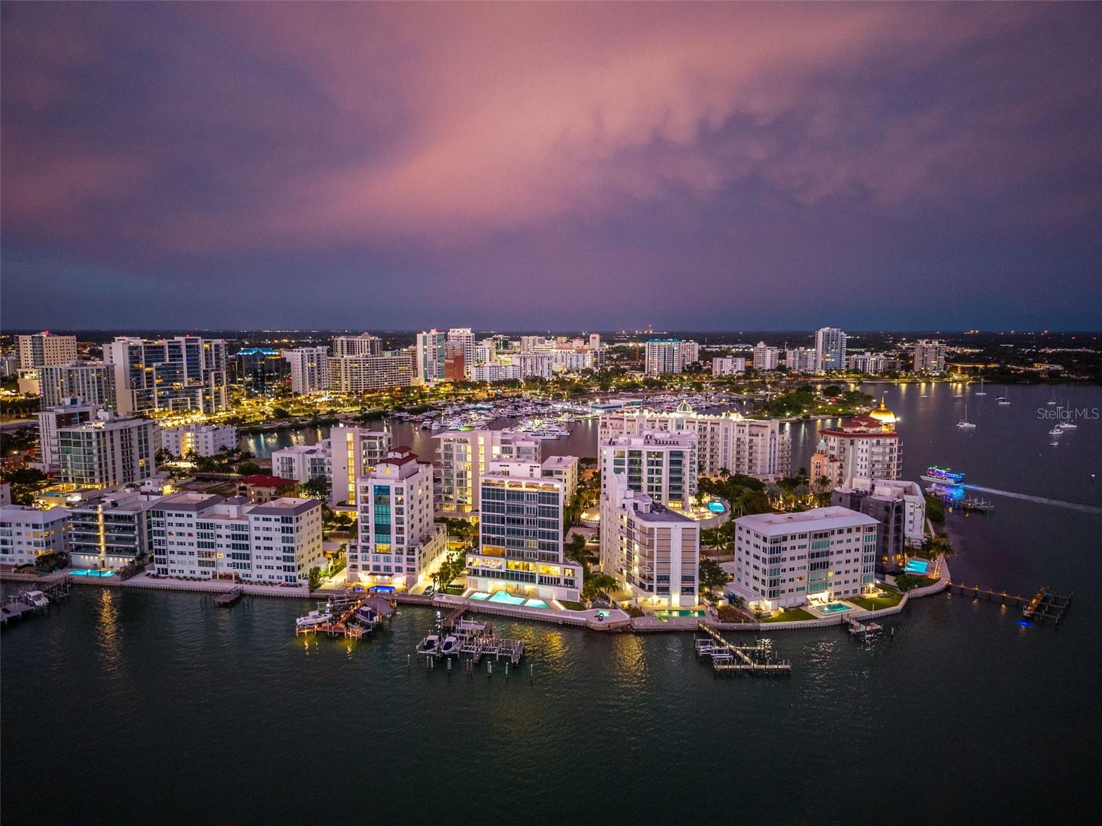 280 Golden Gate Unit 300, Sarasota, FL 34236