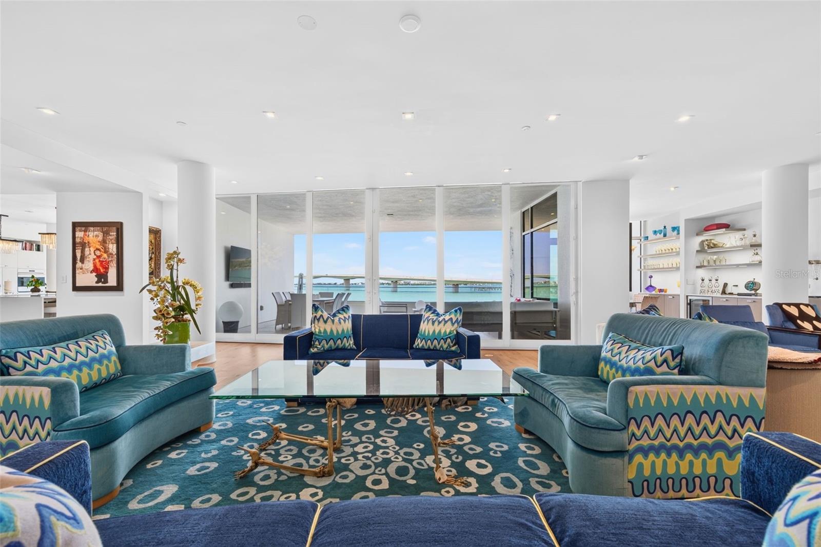280 Golden Gate Unit 300, Sarasota, FL 34236