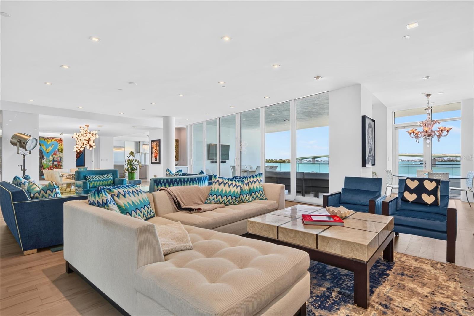 280 Golden Gate Unit 300, Sarasota, FL 34236