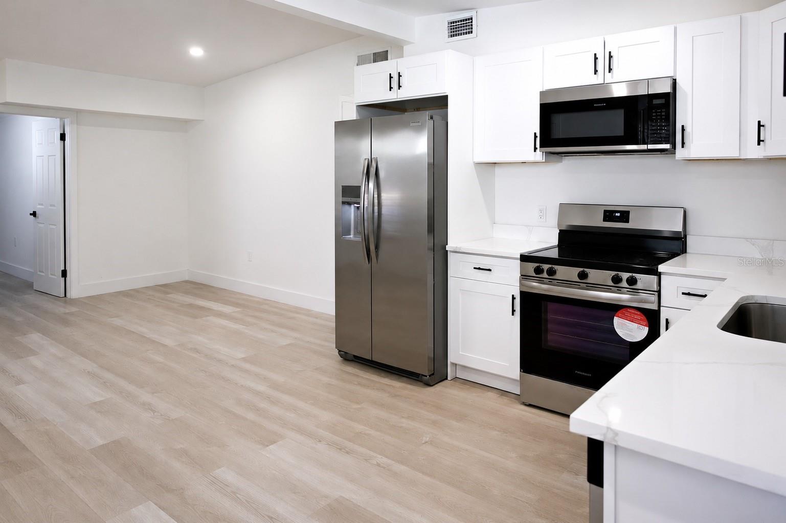 9001 82nd, Seminole, FL 33777