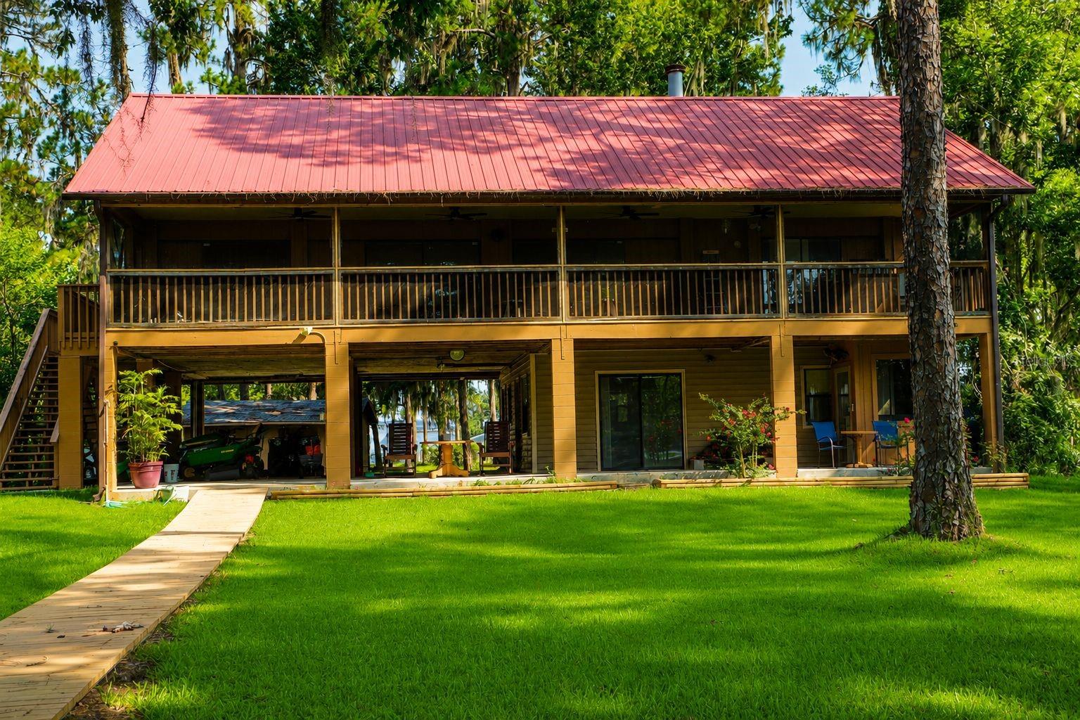 303 Riley Lake, Hawthorne, FL 32640