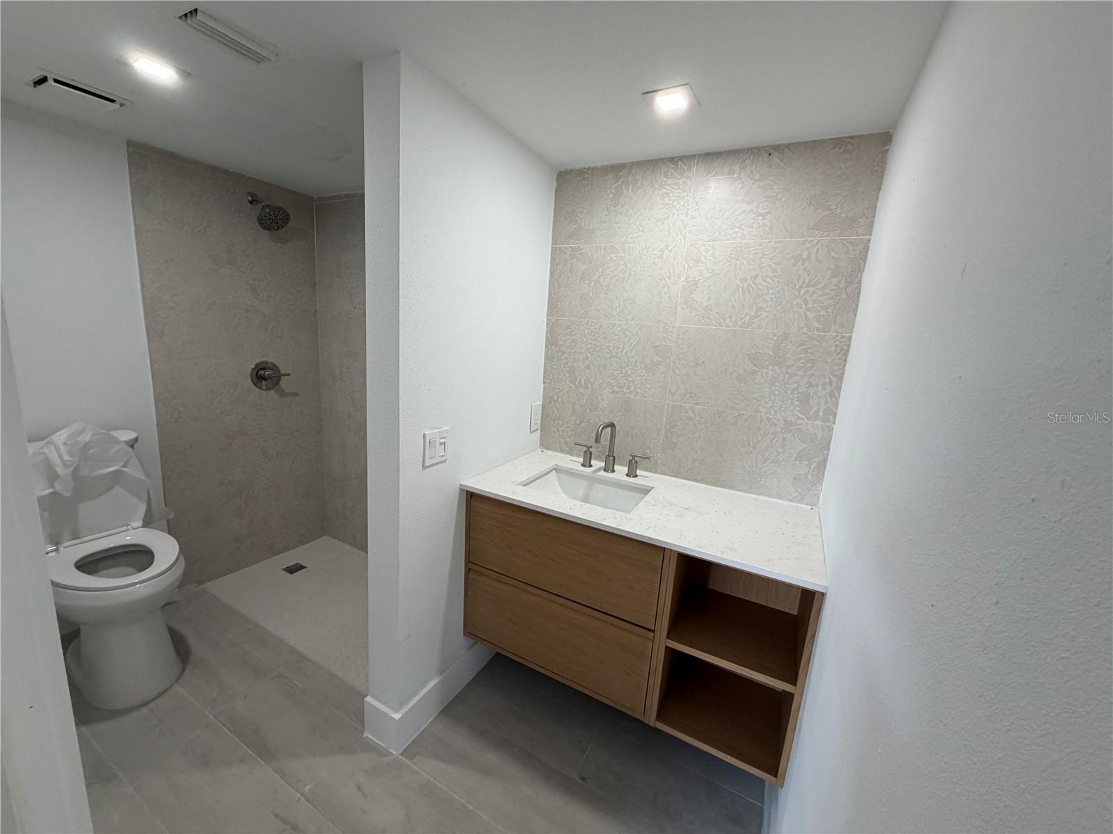 7400 Sunshine Skyway Unit 105, St Petersburg, FL 33711