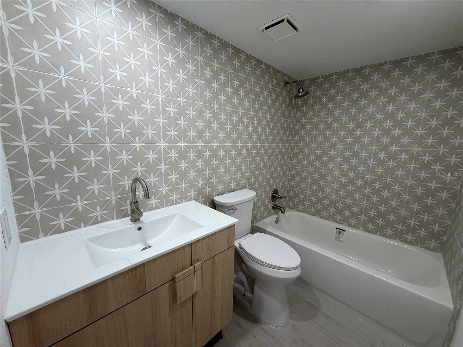 7400 Sunshine Skyway Unit 105, St Petersburg, FL 33711