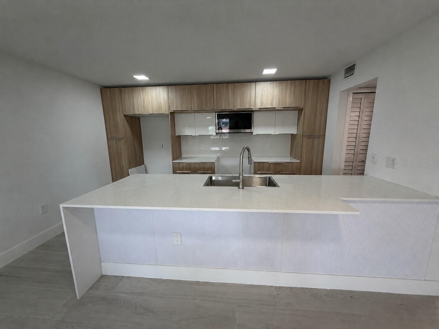 7400 Sunshine Skyway Unit 105, St Petersburg, FL 33711