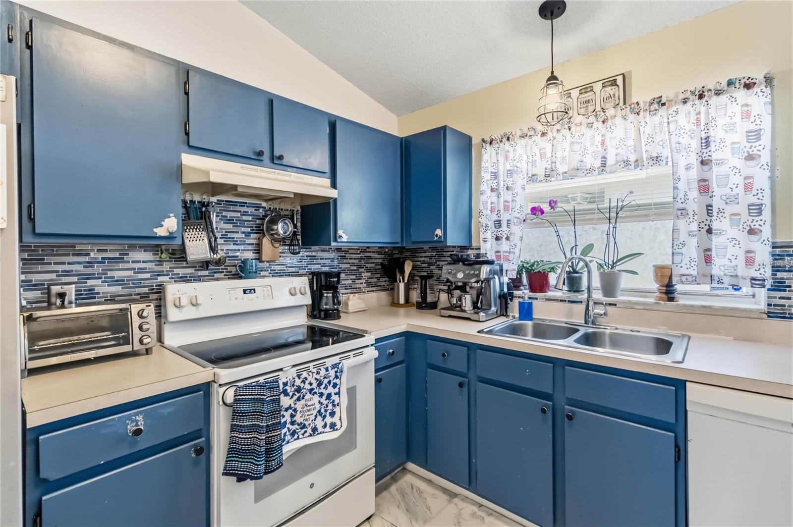 2200 Rose Brook, Orlando, FL 32817