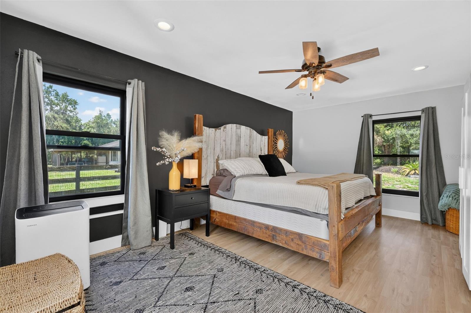 32589 Okaloosa, Sorrento, FL 32776