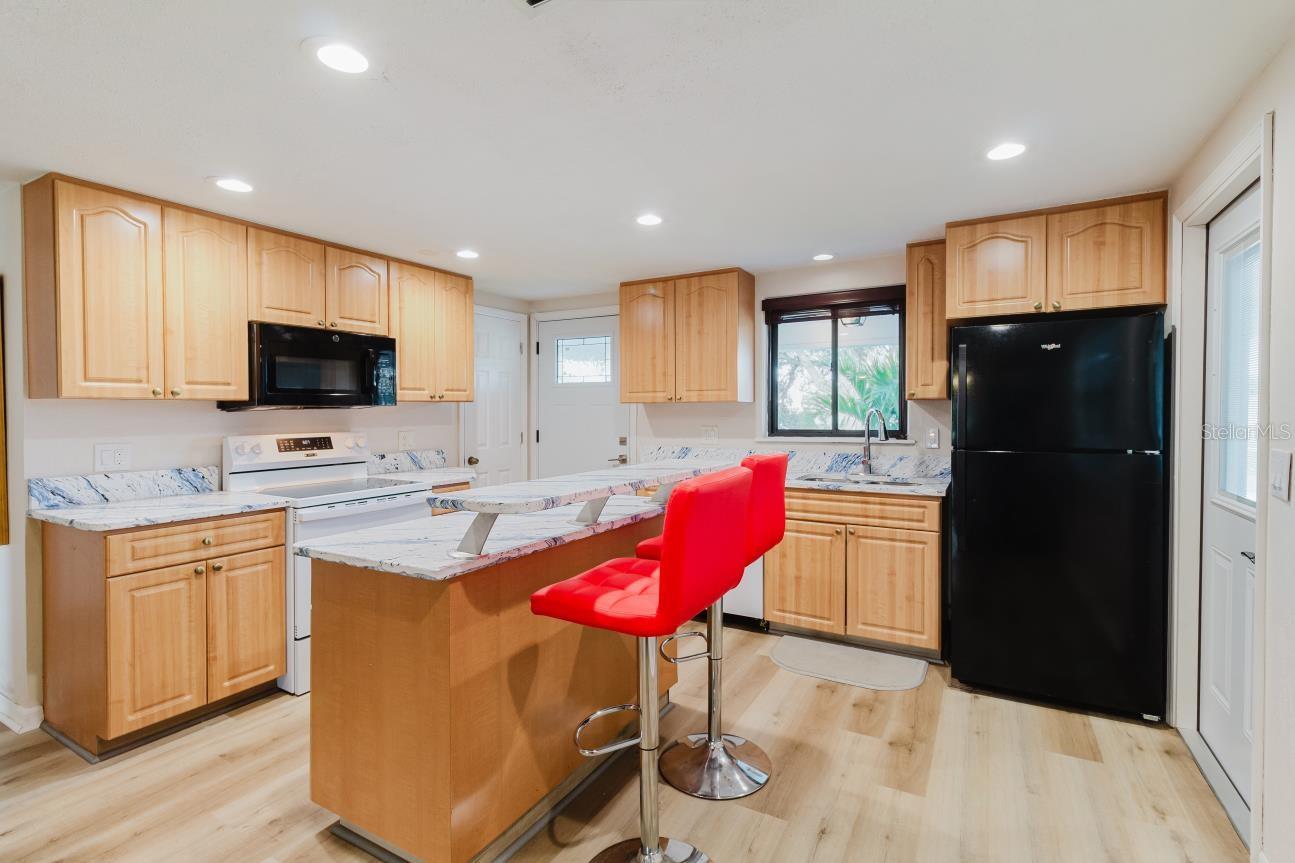 96 New York, Dunedin, FL 34698
