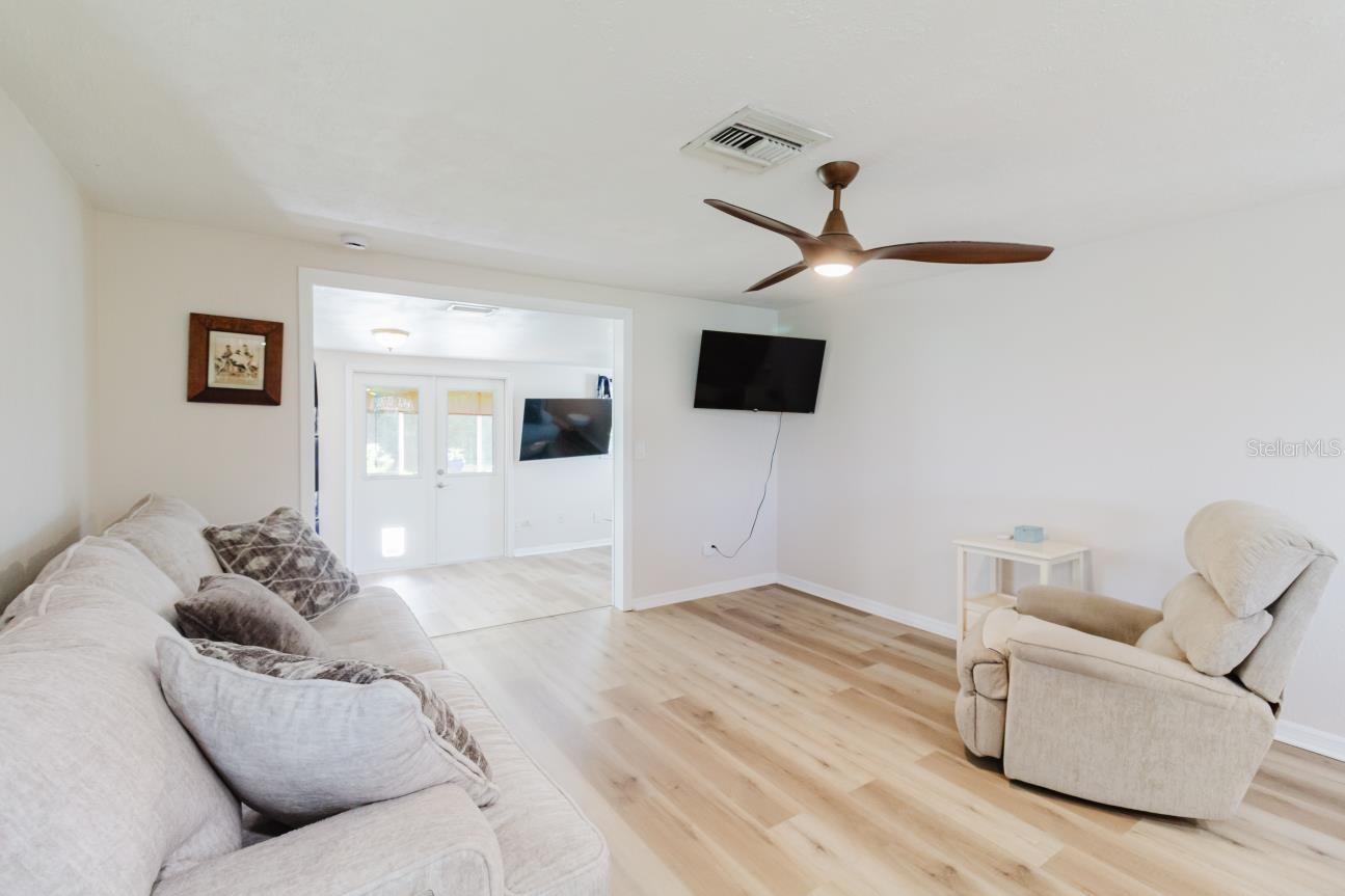 96 New York, Dunedin, FL 34698