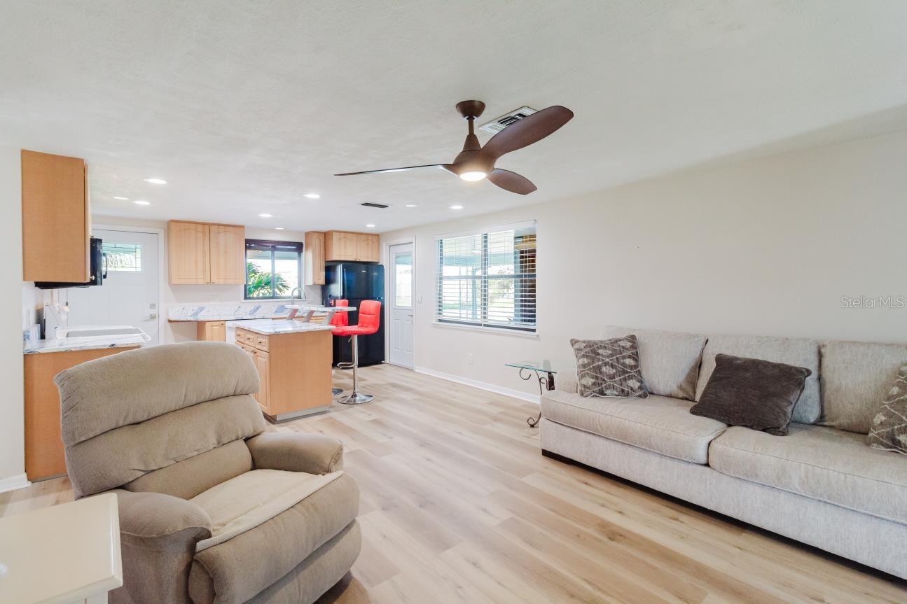 96 New York, Dunedin, FL 34698
