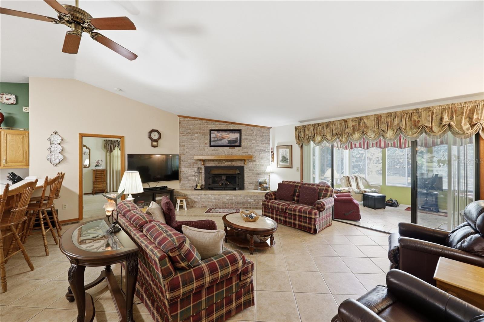 561 28th, Melrose, FL 32666