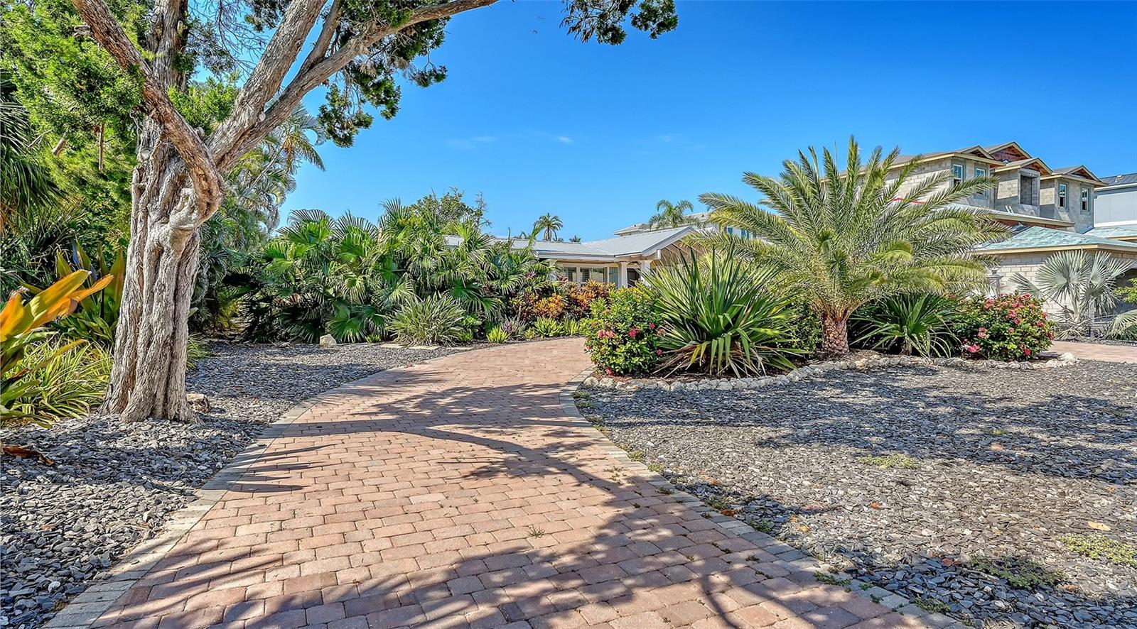 602 Buttonwood, Longboat Key, FL 34228