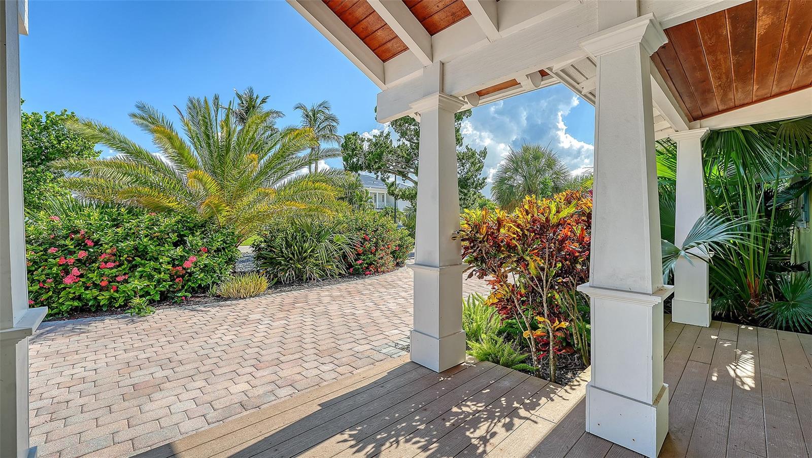 602 Buttonwood, Longboat Key, FL 34228
