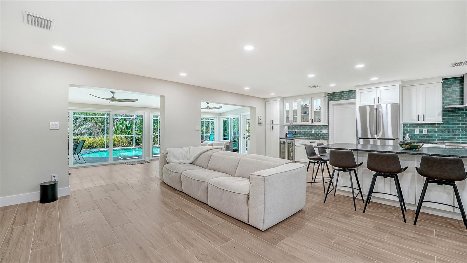 602 Buttonwood, Longboat Key, FL 34228