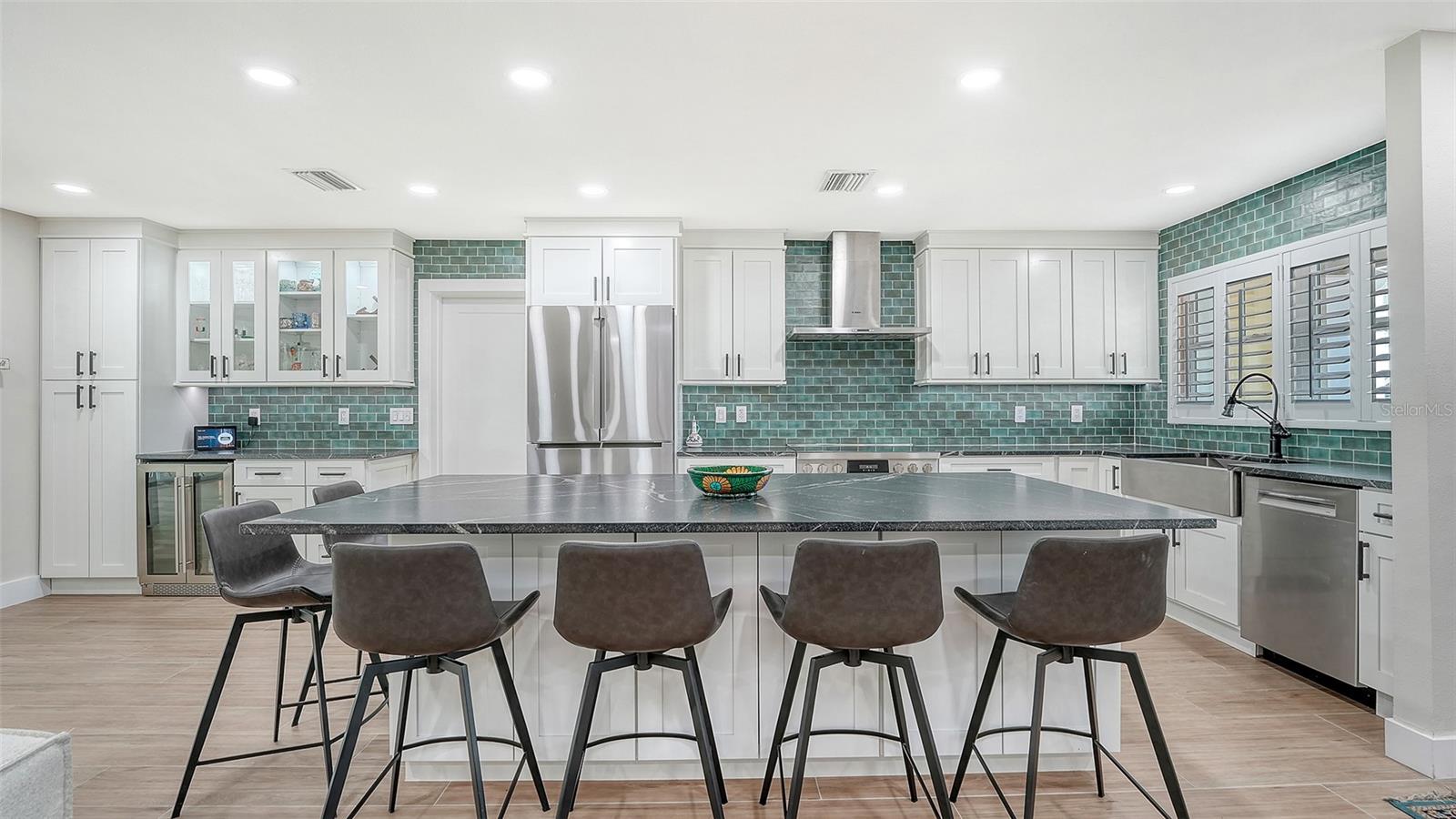602 Buttonwood, Longboat Key, FL 34228