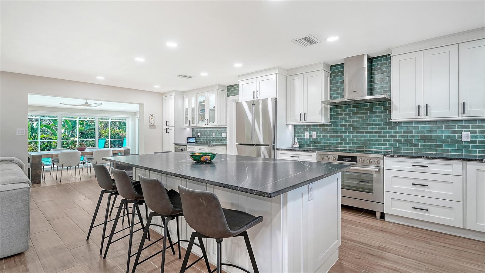 602 Buttonwood, Longboat Key, FL 34228
