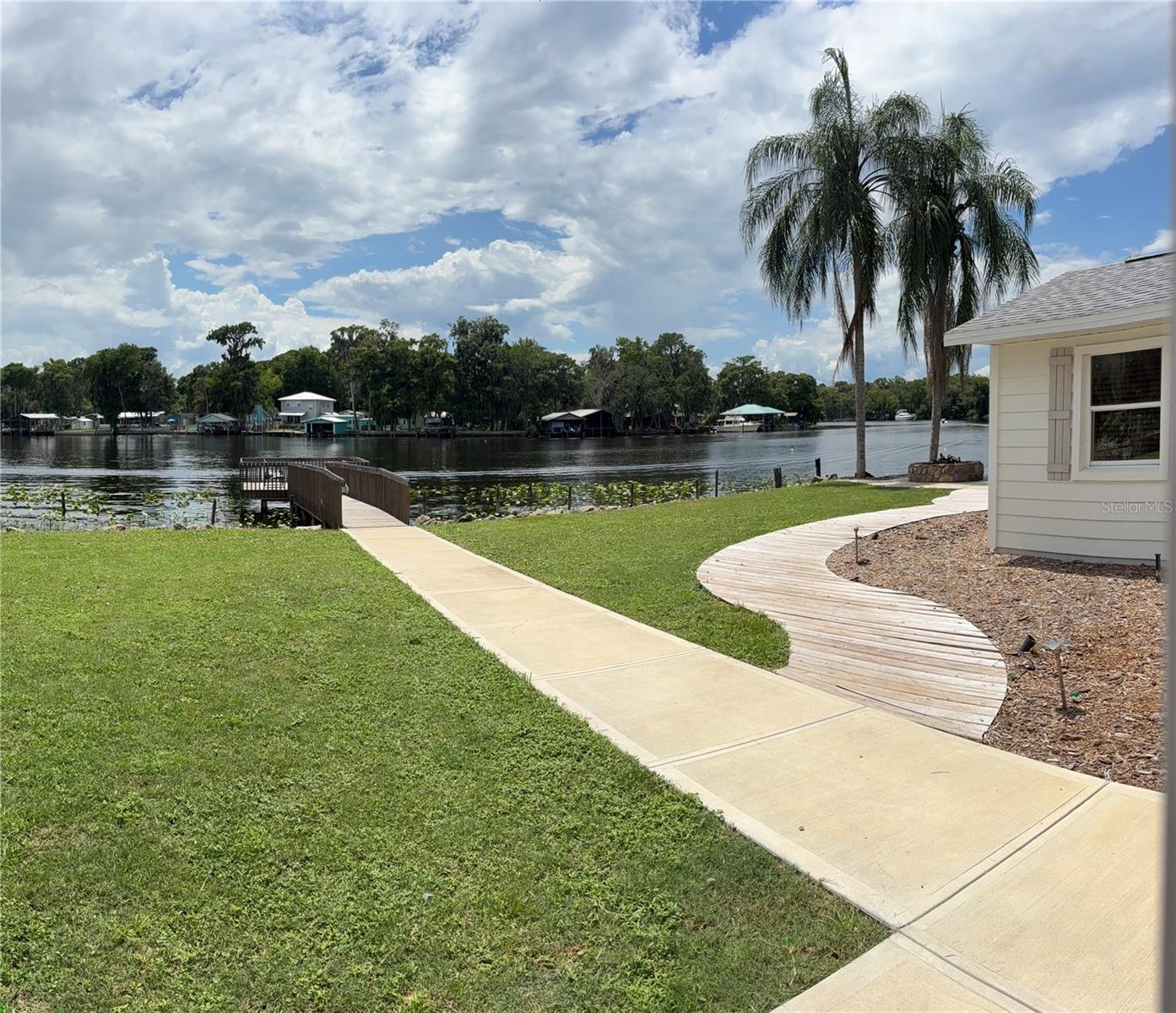 1645 Spring Garden, Astor, FL 32102