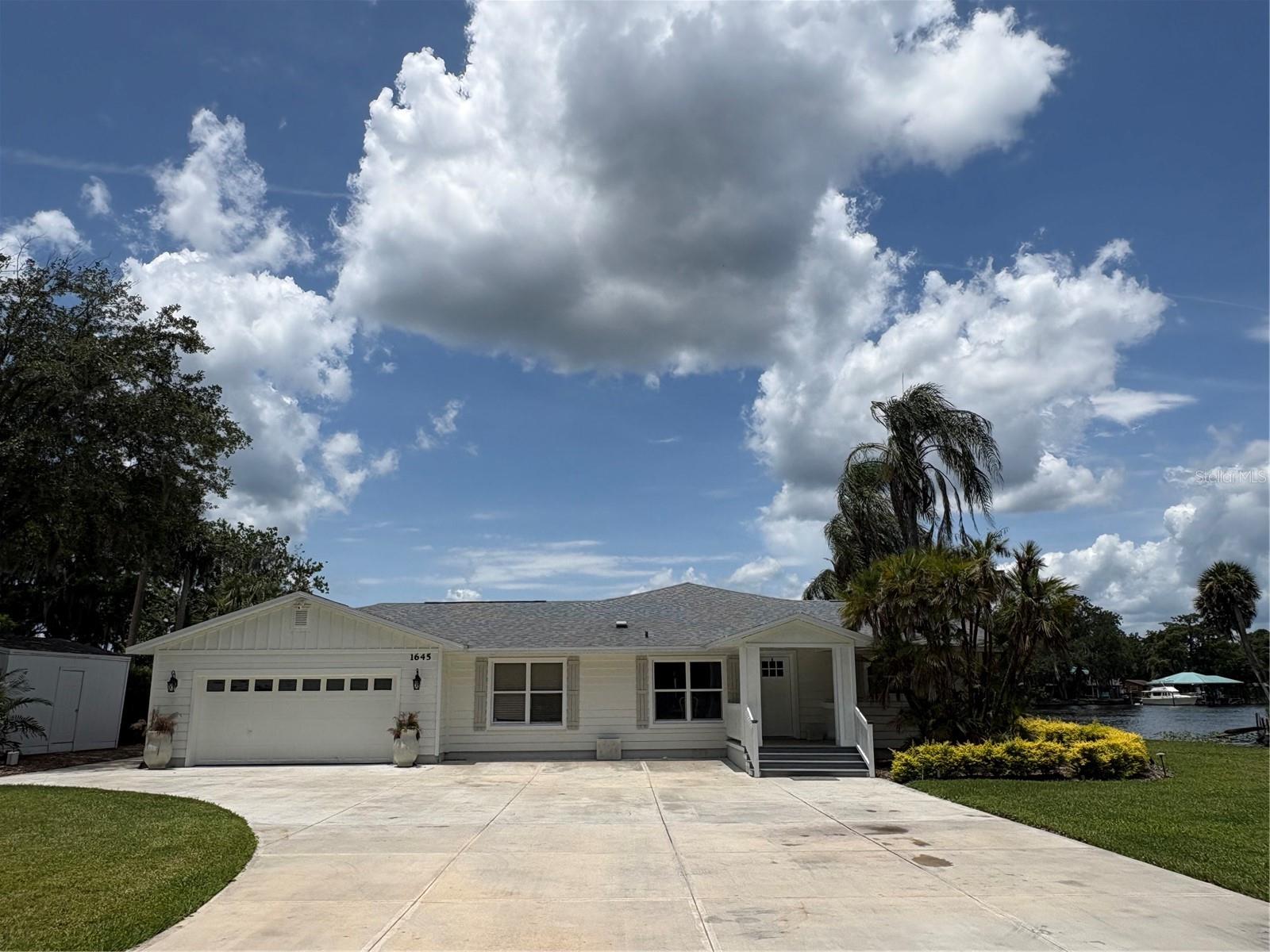 1645 Spring Garden, Astor, FL 32102