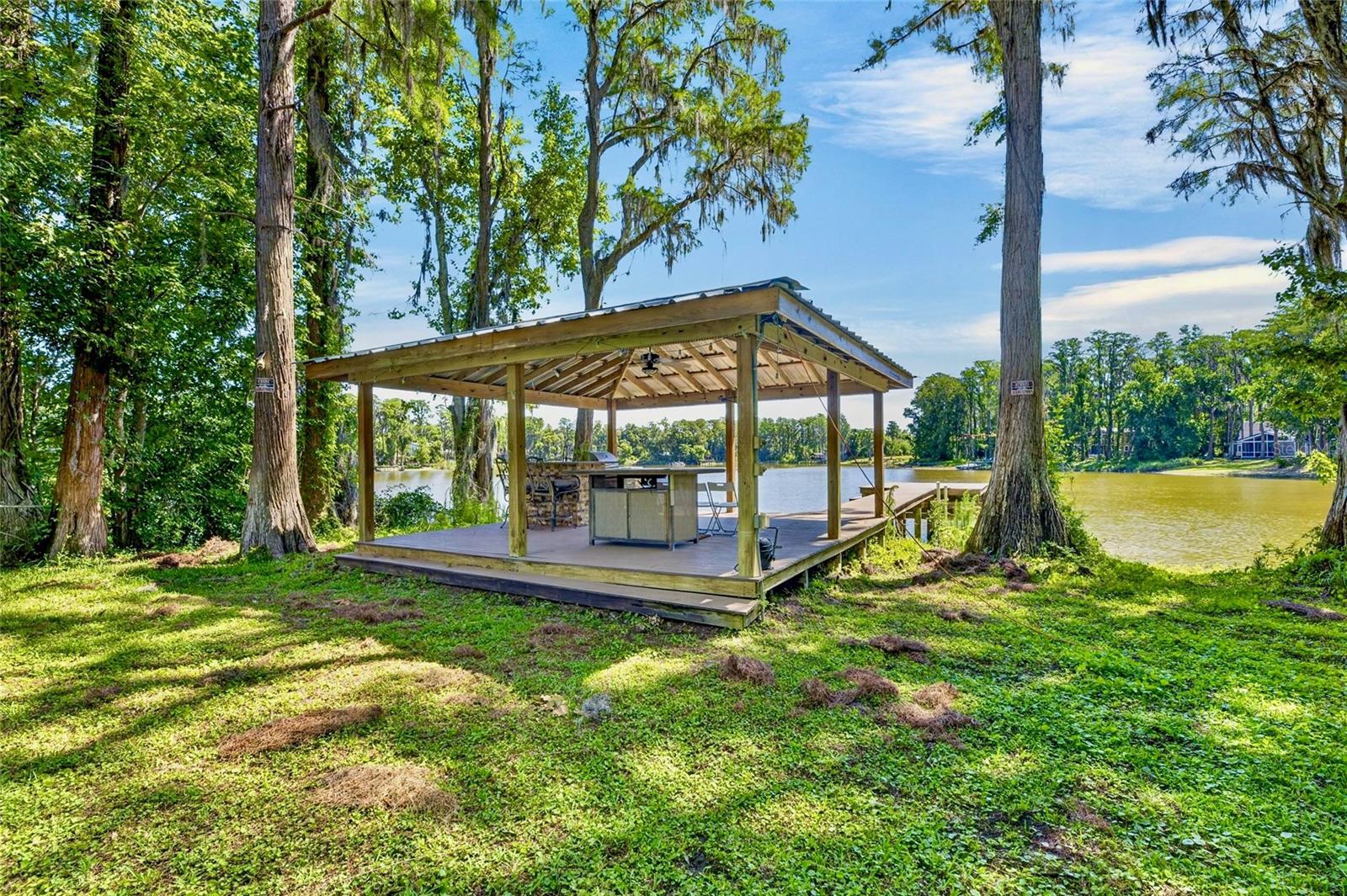 17309 Linda Vista, Lutz, FL 33548