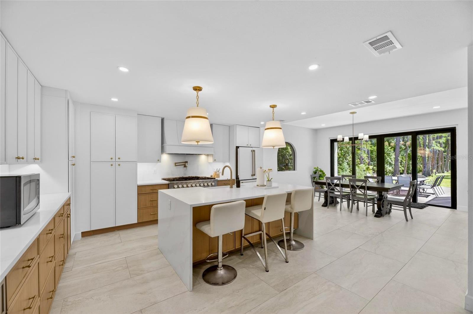 17309 Linda Vista, Lutz, FL 33548
