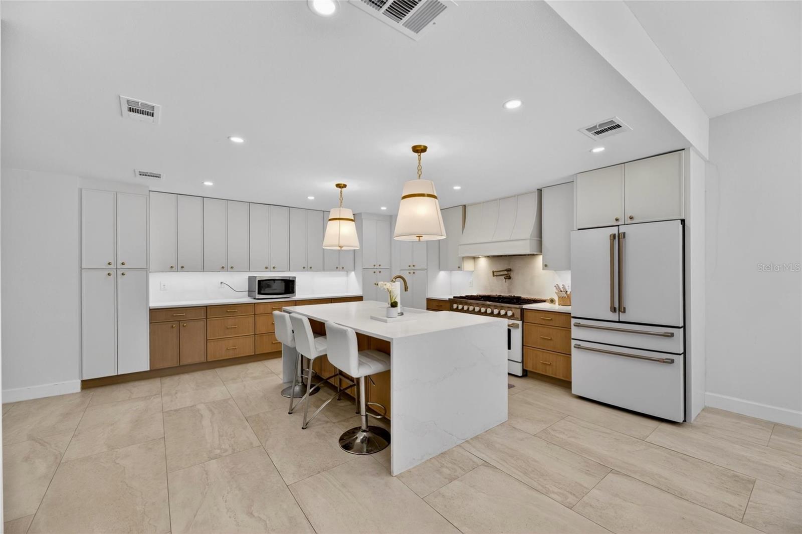 17309 Linda Vista, Lutz, FL 33548