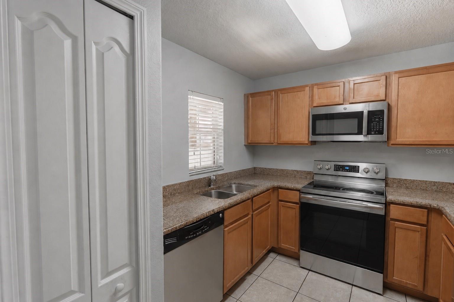 10928 Keys Gate Dr, Riverview, FL 33579