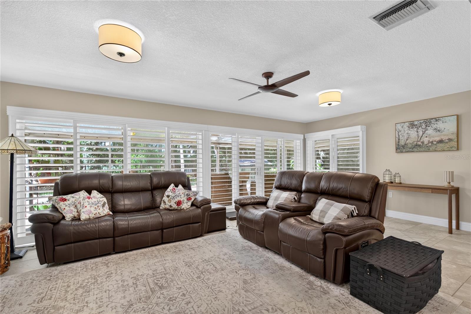 16720 Beauclaire Ct, Tavares, FL 32778