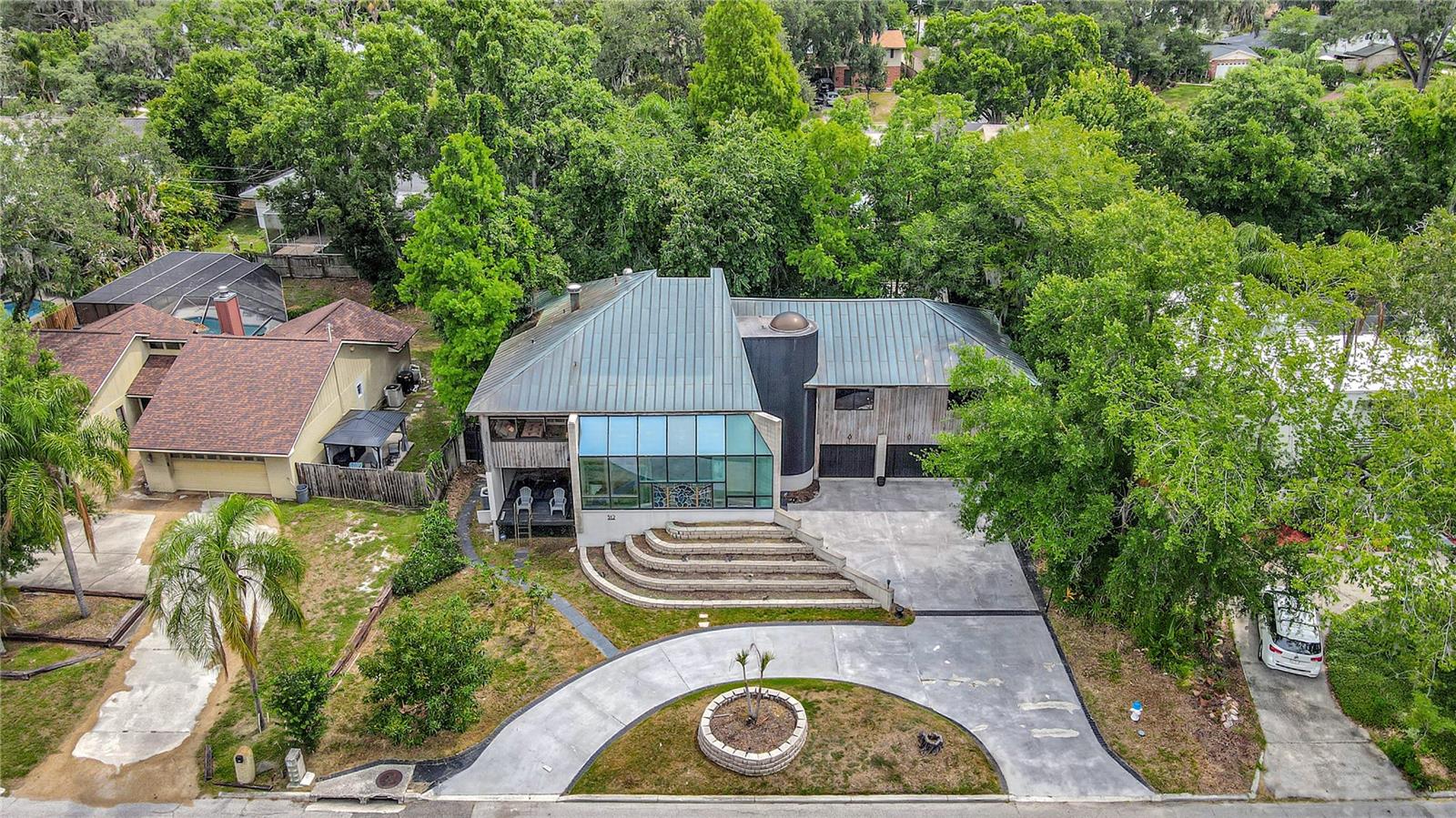 312 Riverhills, Tampa, FL 33617
