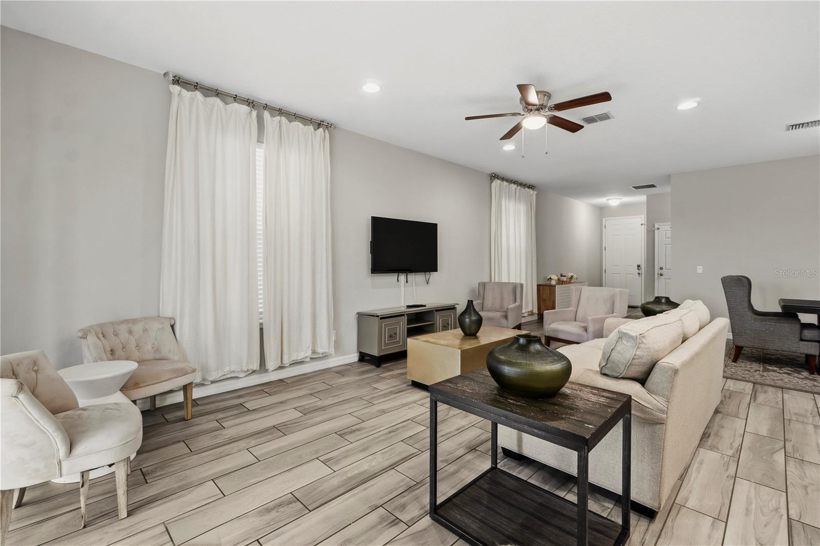 205 Aberdeen, Davenport, FL 33896
