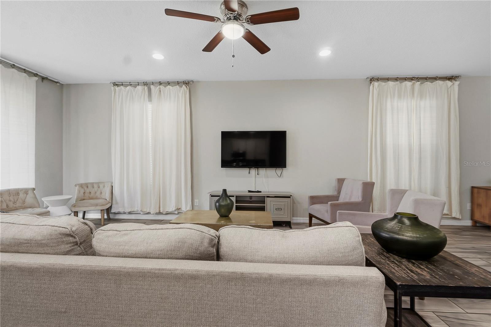 205 Aberdeen, Davenport, FL 33896