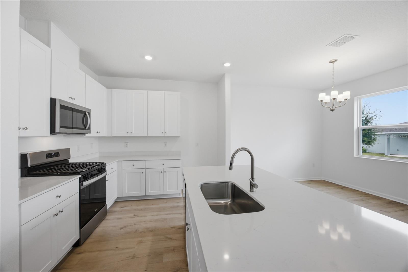 6205 Sanders Grove, Okahumpka, FL 34762