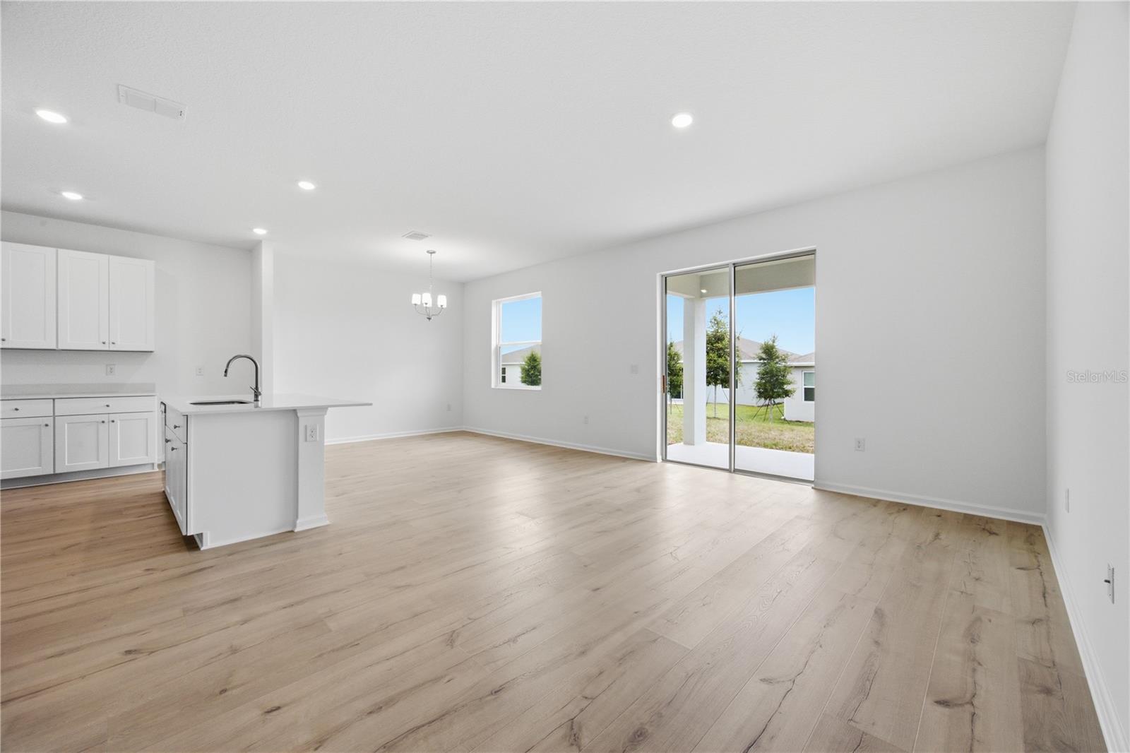 6205 Sanders Grove, Okahumpka, FL 34762