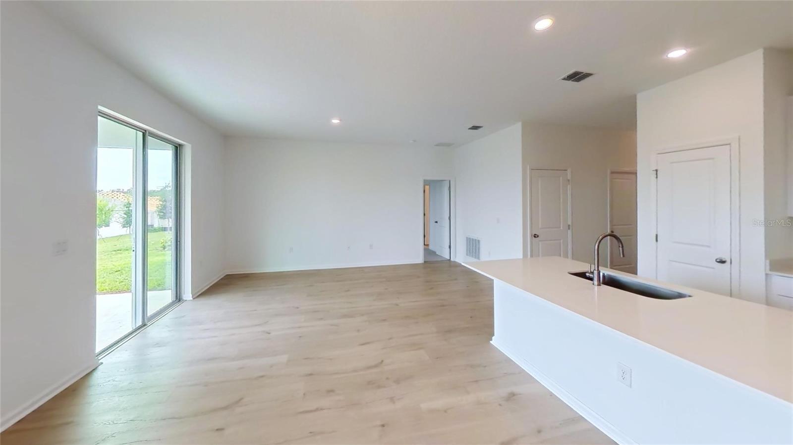6205 Sanders Grove, Okahumpka, FL 34762