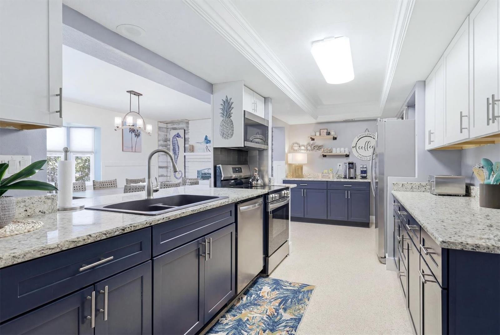 5128 Oxford, Sarasota, FL 34242