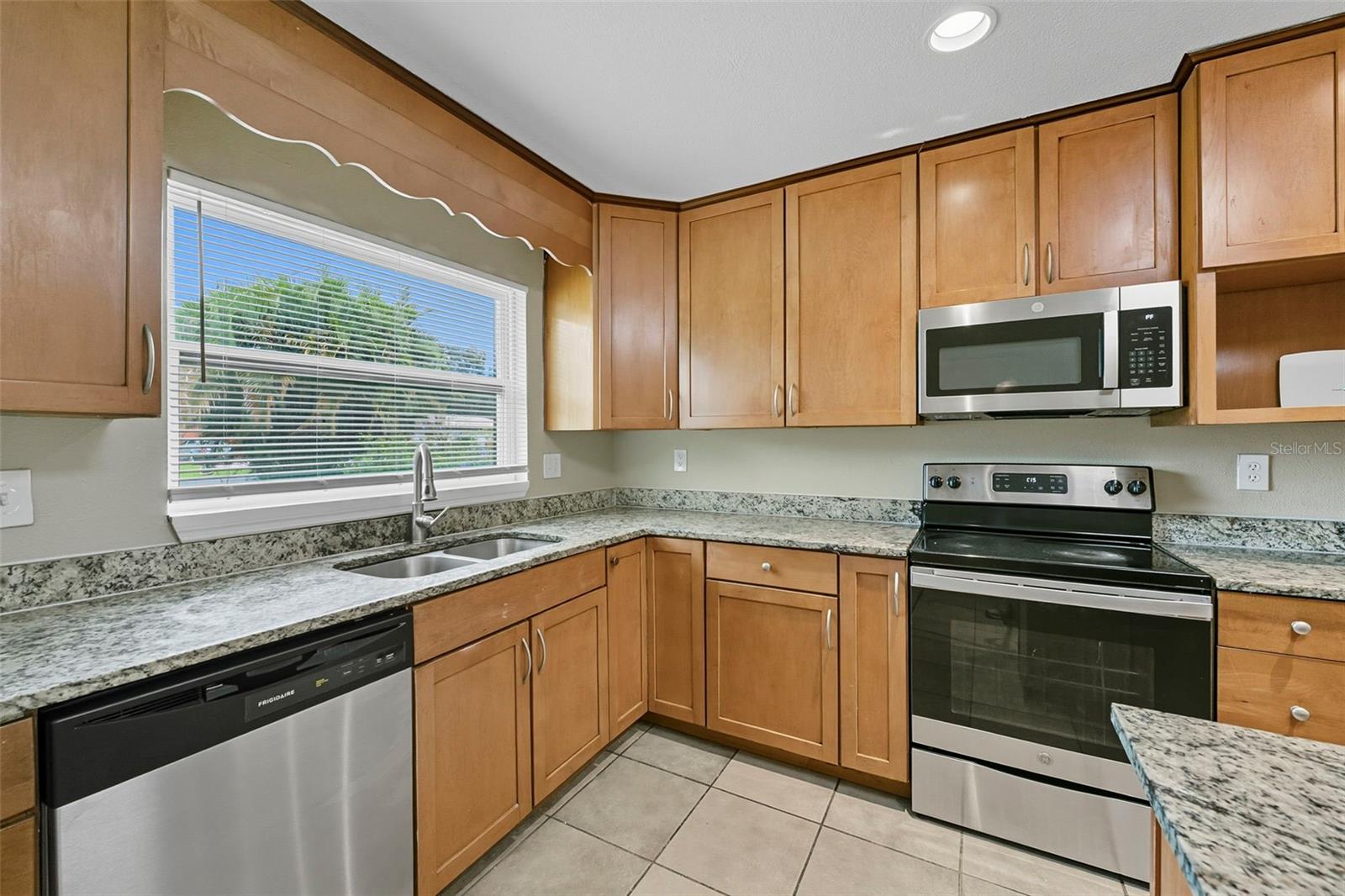 28042 Lois, Tavares, FL 32778