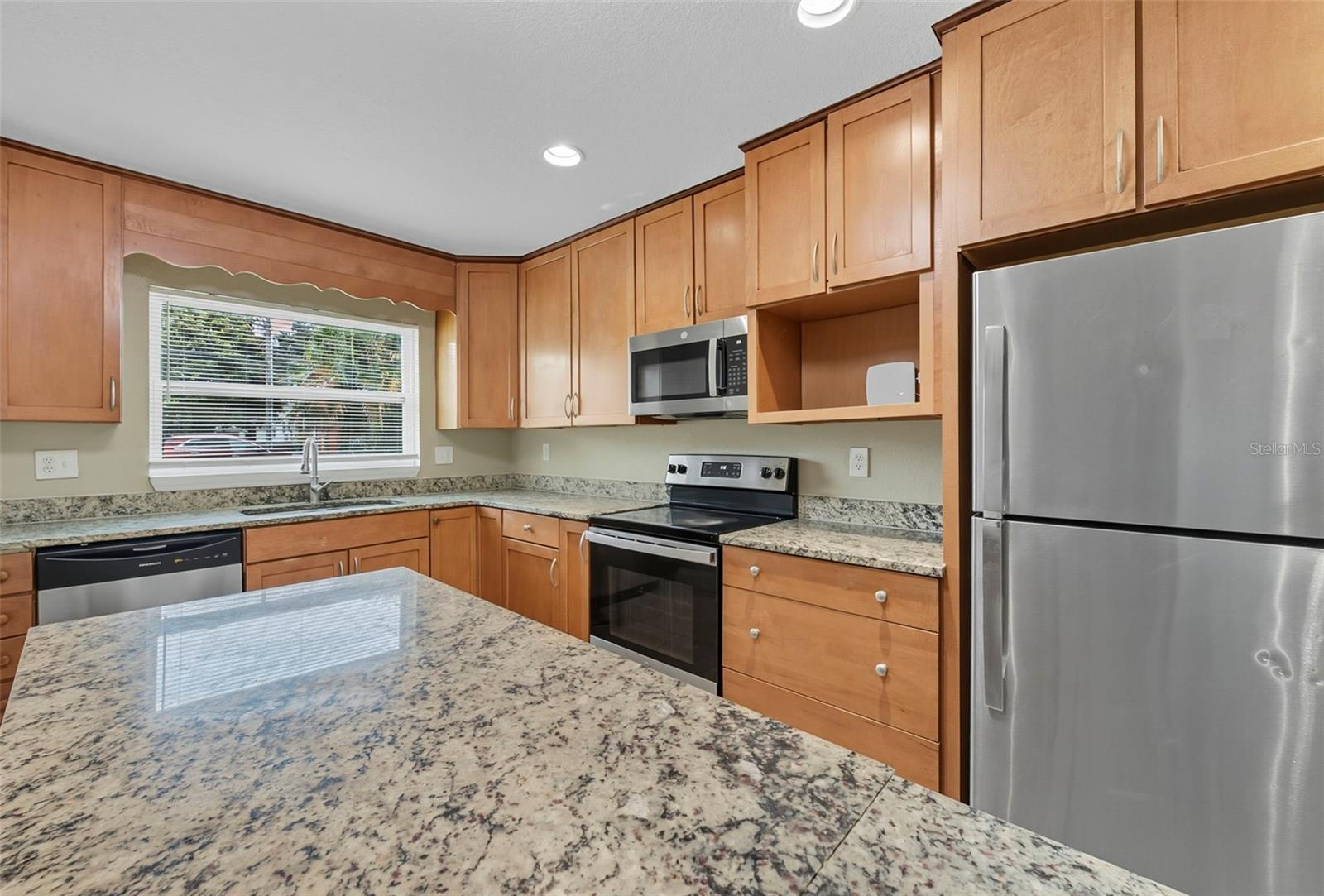28042 Lois, Tavares, FL 32778