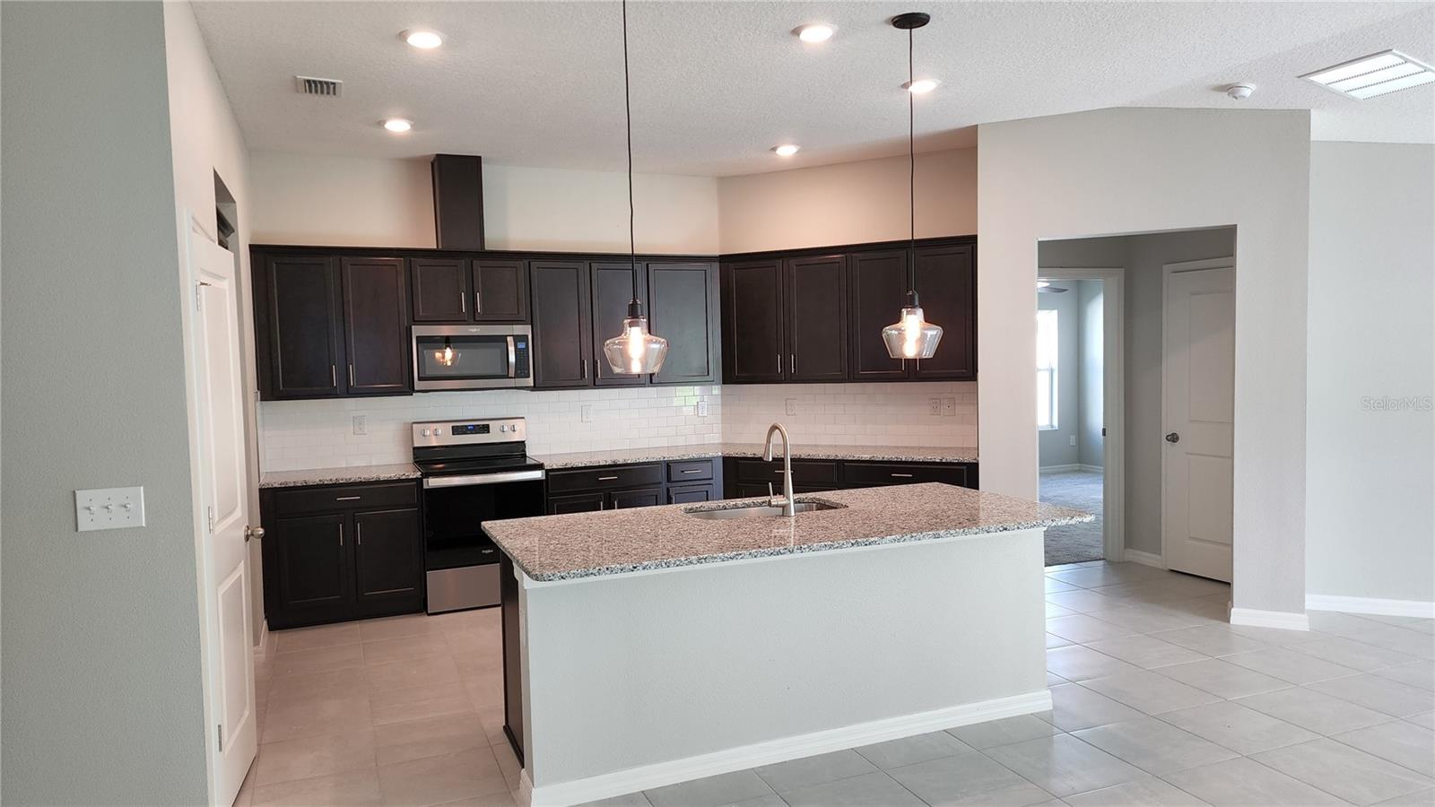 9938 Mesic Woods, Seffner, FL 33584