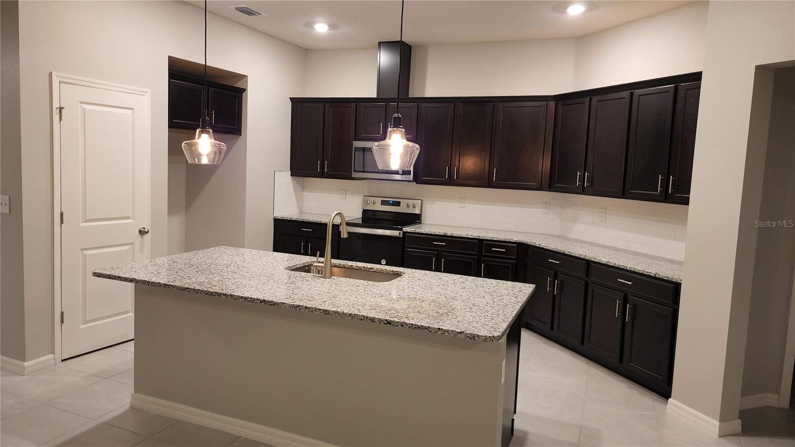 9938 Mesic Woods, Seffner, FL 33584