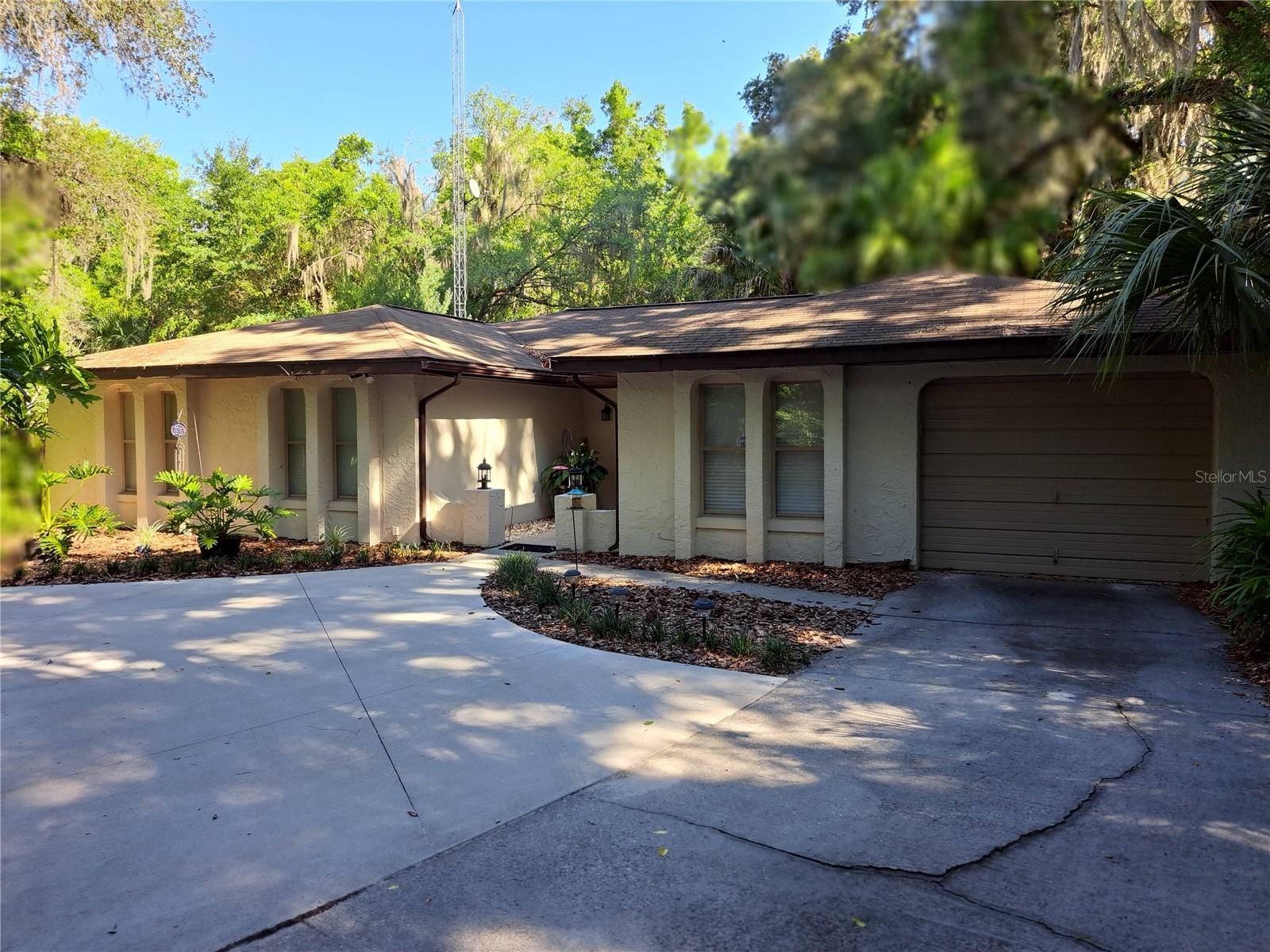5672 Ave H, Mc Intosh, FL 32664
