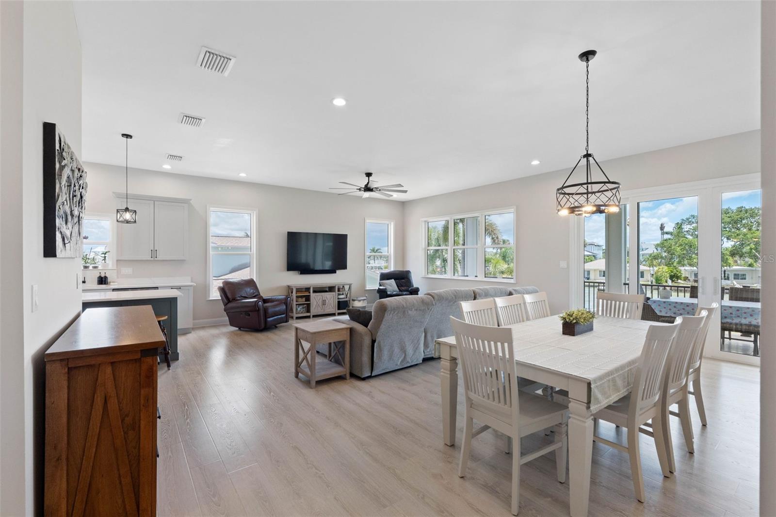 16025 Redington, Redington Beach, FL 33708