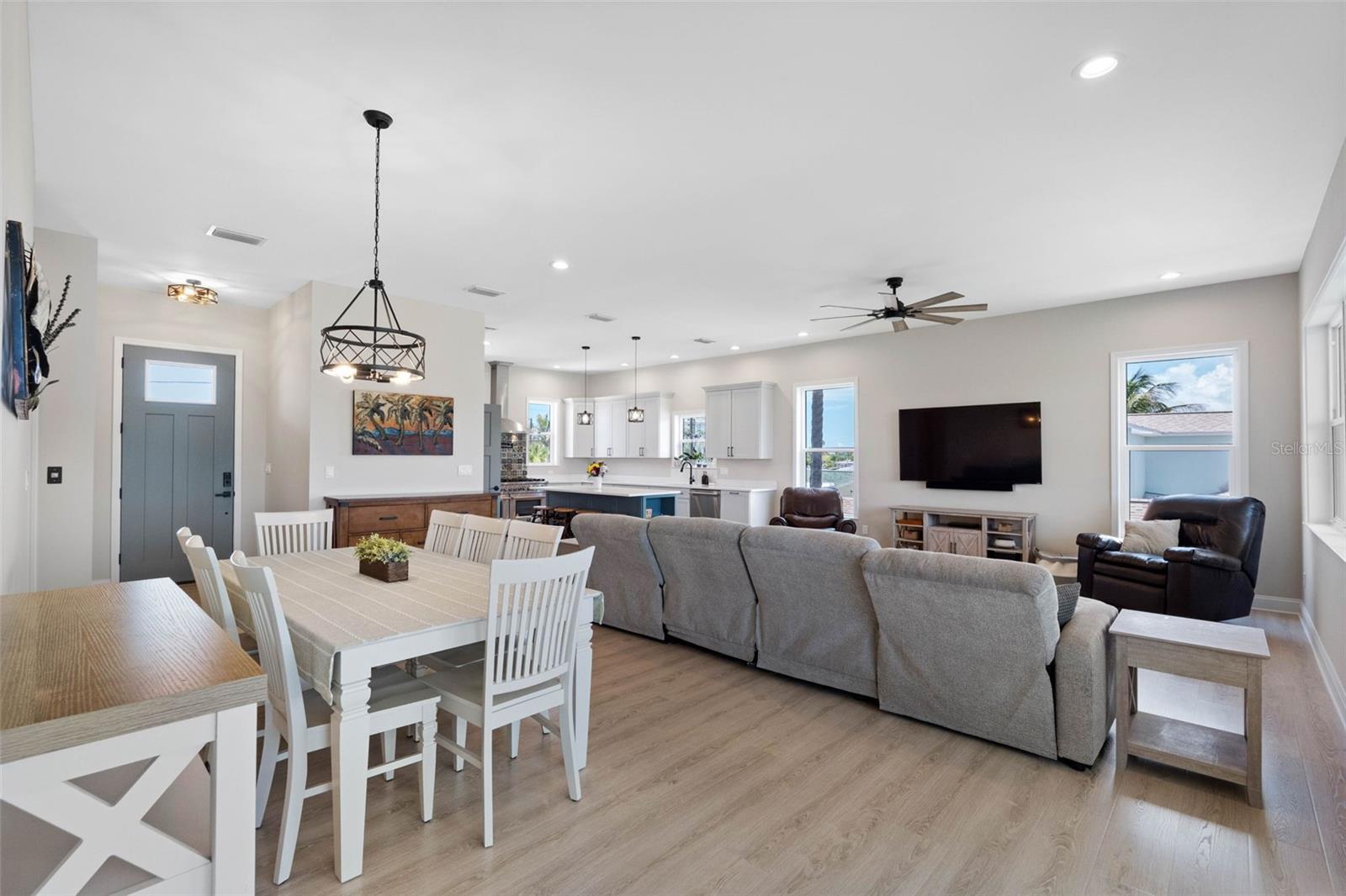 16025 Redington, Redington Beach, FL 33708
