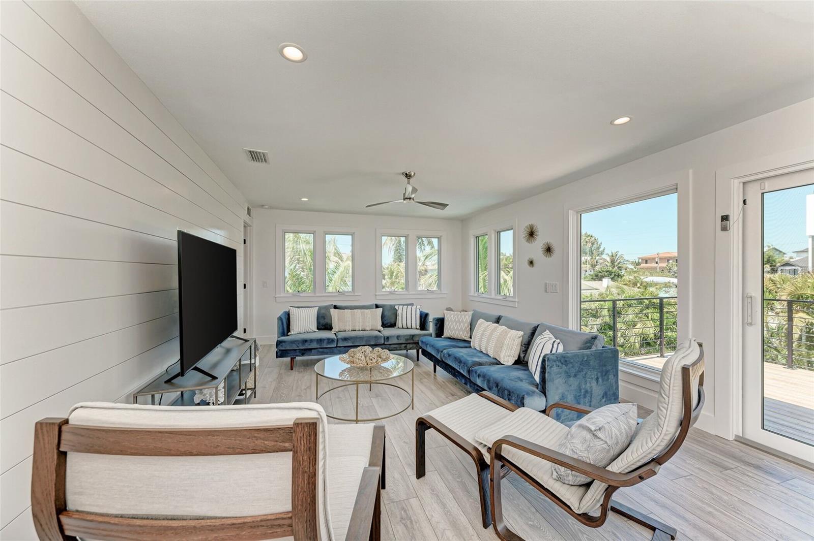 256 Gladiolus, Anna Maria, FL 34216