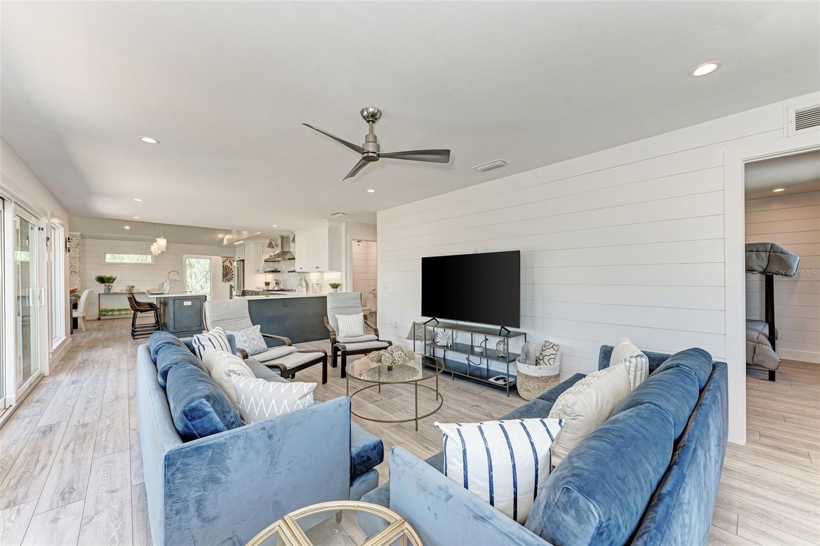 256 Gladiolus, Anna Maria, FL 34216