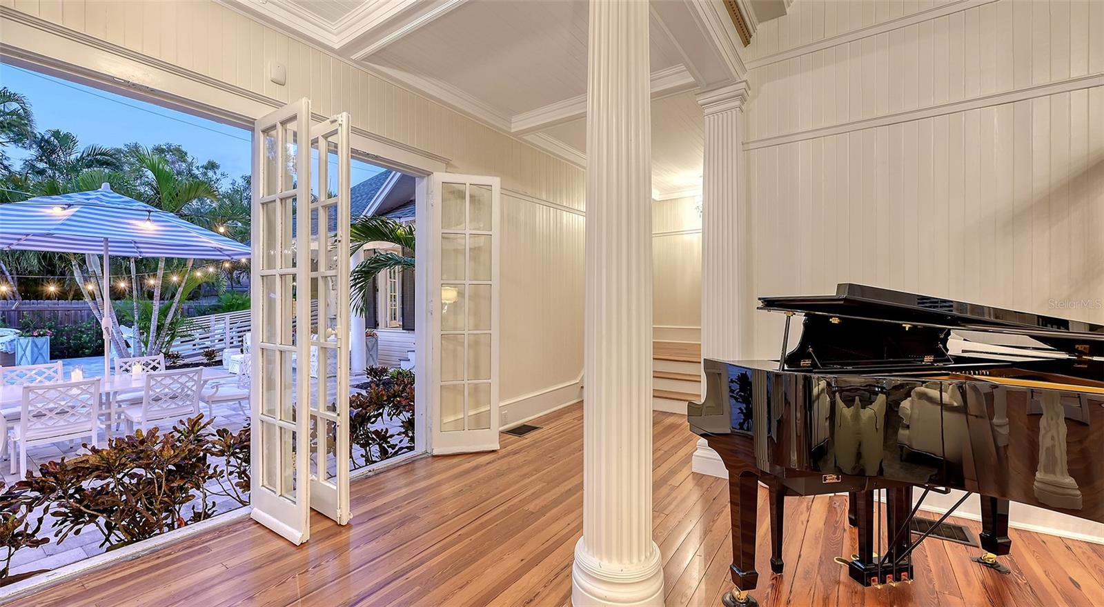 7715 Westmoreland, Sarasota, FL 34243