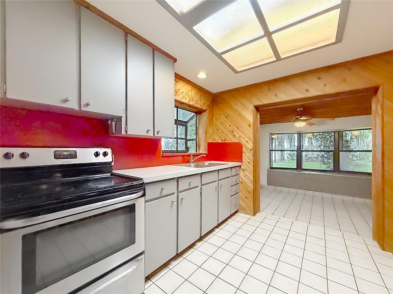 8980 Devilsneck, Floral City, FL 34436